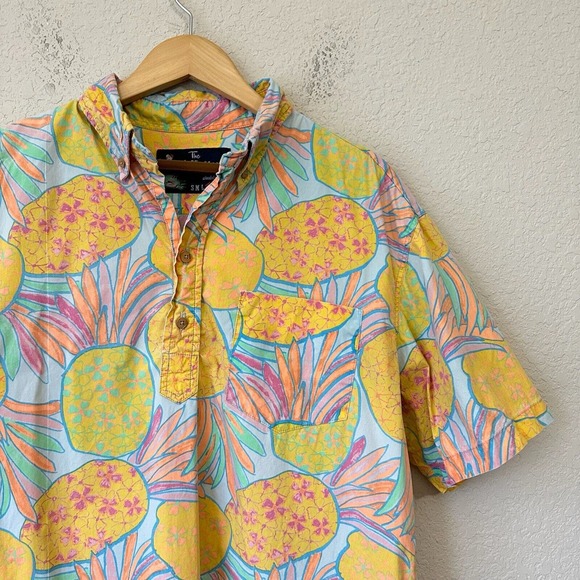 THE NUTTER from CHUBBIES S/S Pop Over Pineapple Hawaiian Polo Shirt Multi - Picture 2 of 7
